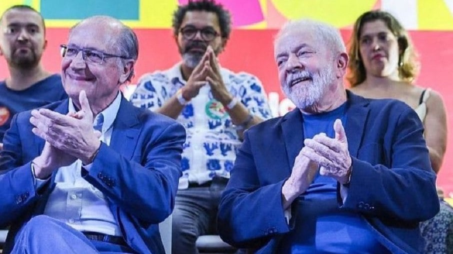 Lula consegue apoio do PSB de PE para retirada da candidatura de Molon