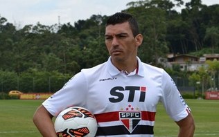 Família de Lúcio toma decisão após ex-zagueiro sofrer queimaduras