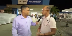 Médico salva criança engasgada durante entrevista ao vivo