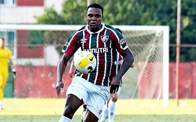 Alexandre Jesus, do Fluminense, chega ao Botafogo-SP por empréstimo