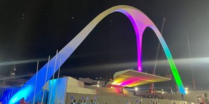Domingo de Carnaval toma as ruas do Rio desde cedo
