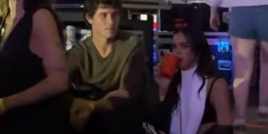 Bruna Marquezine e Shawn Mendes são flagrados juntos; veja vídeo
