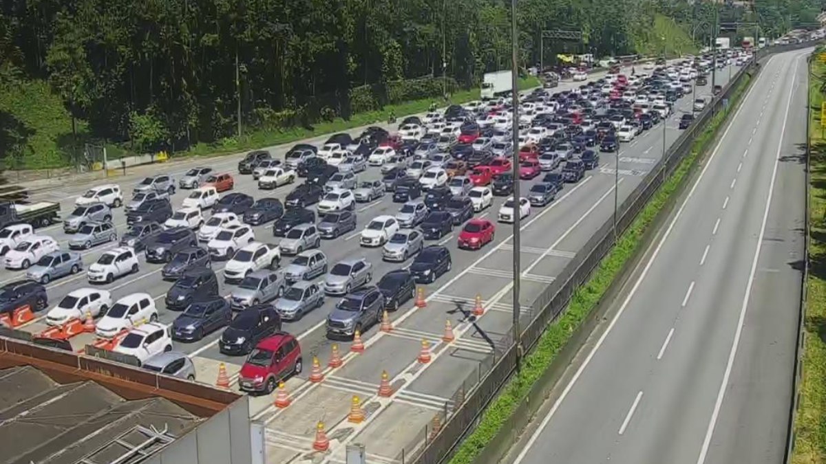 Praça de pedágio é um dos pontos de lentidão
