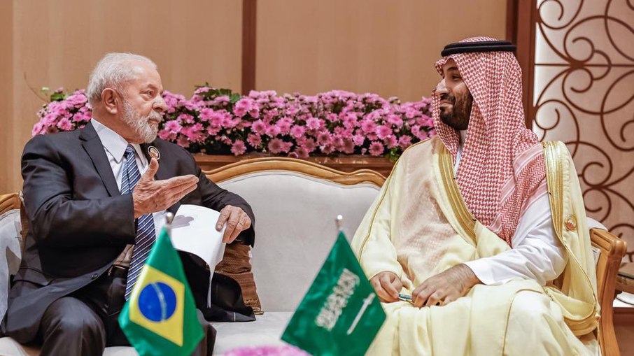 Lula e Mohammed Bin Salman se reuníram neste domingo (10)