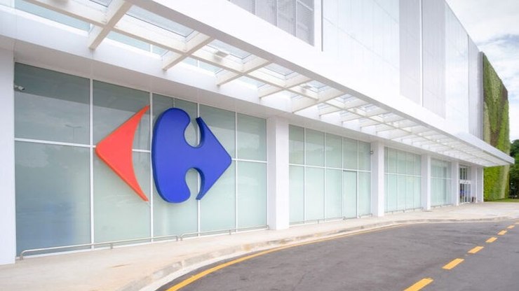Carrefour contrata cerca de 100 mil cadastrados no CadÚnico