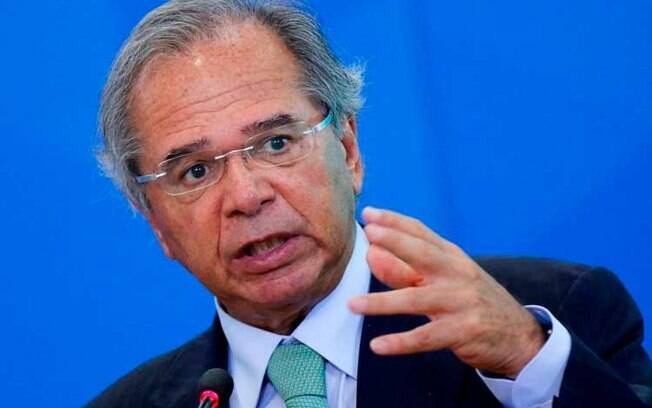 Paulo Guedes quer voltar a discutir as reformas administrativa e tributária só no ano que vem
