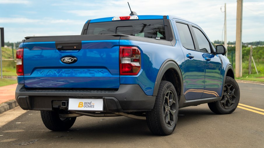 Ford Maverick Lariat Black