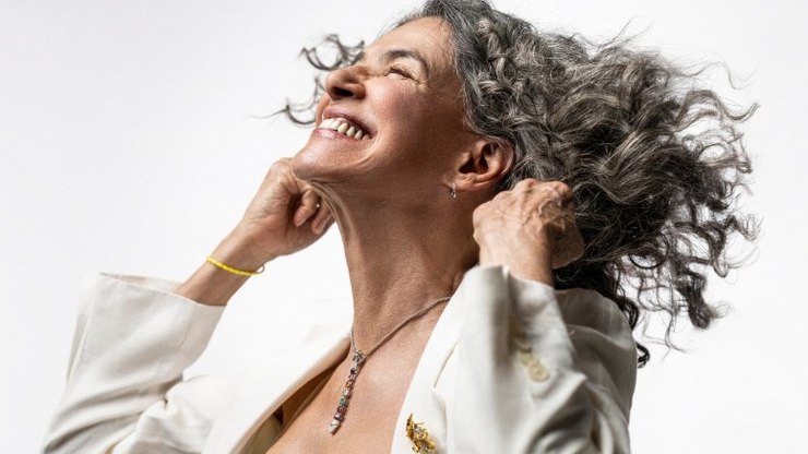 Simone retorna aos palcos com show sobre liberdade
