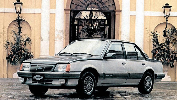 Monza%3A%20o%20sed%C3%A3%20m%C3%A9dio%20que%20dominou%20os%20anos%2080
