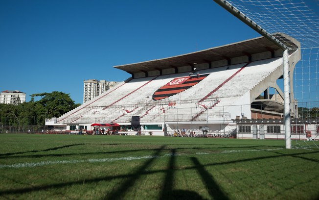 Flamengo fará reforma milionária na arquibancada da Gávea