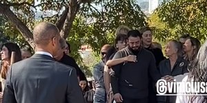 Mesmo após o crime, Matteos esteve no velório da mãe e chorou
