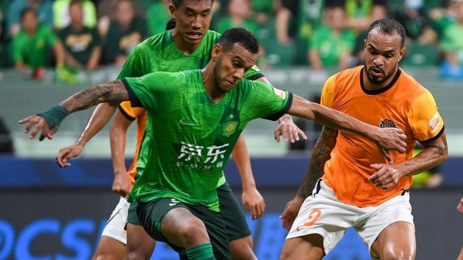 Souza anunciou sua saída do Beijing Guoan nesta quarta-feira (8)