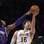 Pau Gasol em ação pelo Lakers diante do Kings na NBA. Foto: Mark J. Terrill/AP