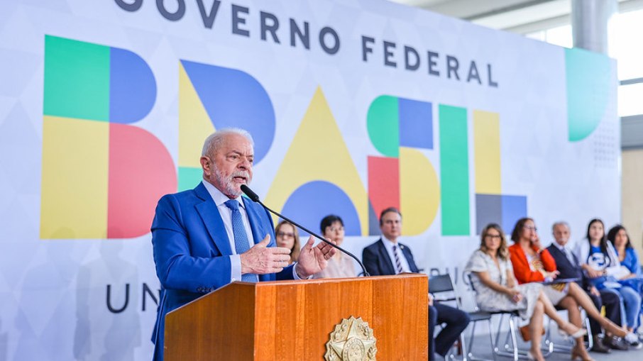 Lula formaliza retorno do Brasil à Unasul