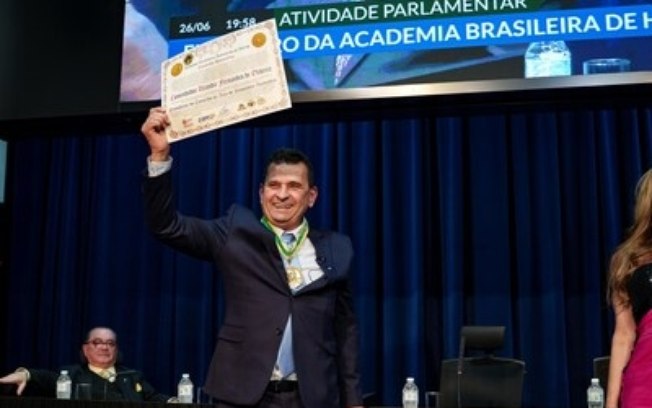Um novo Brasil nasce das mãos de um visionário Um novo Brasil nasce das mãos de um visionário