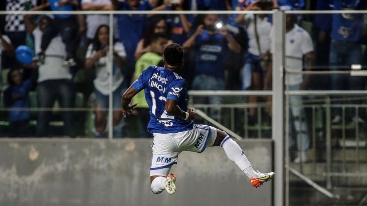 Lincoln marcou um gol pelo Cruzeiro