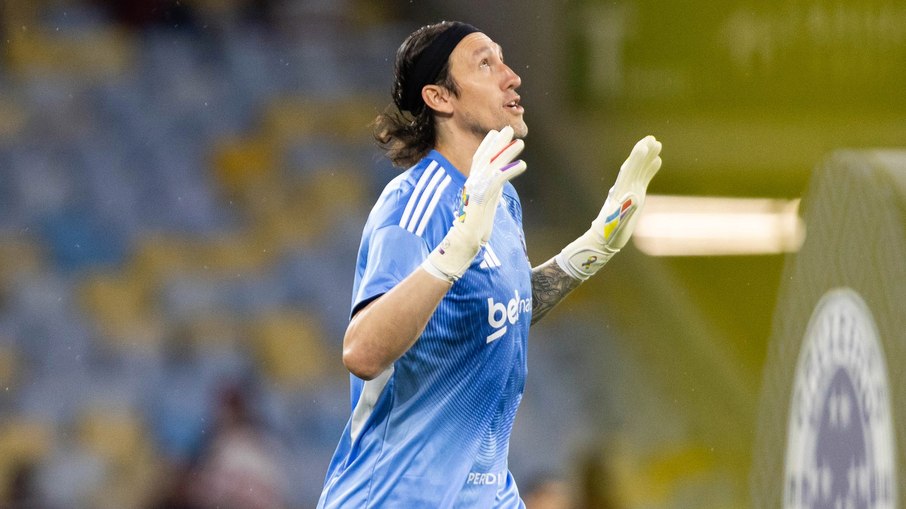 Cássio, do Cruzeiro, tem lesão confirmada e vai passar por cirurgia 