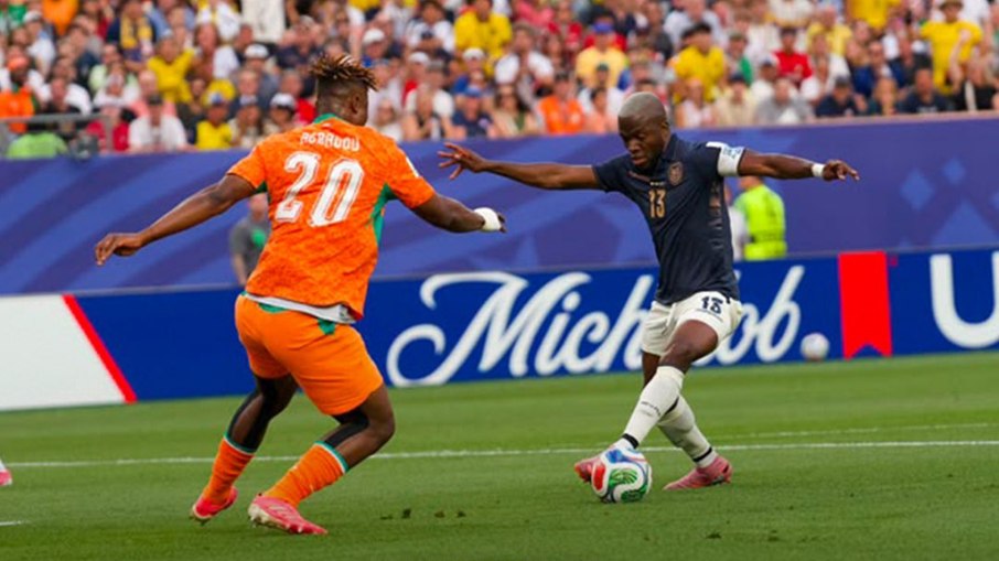 Atacante do United marca no final, e Costa do Marfim bate Equador
