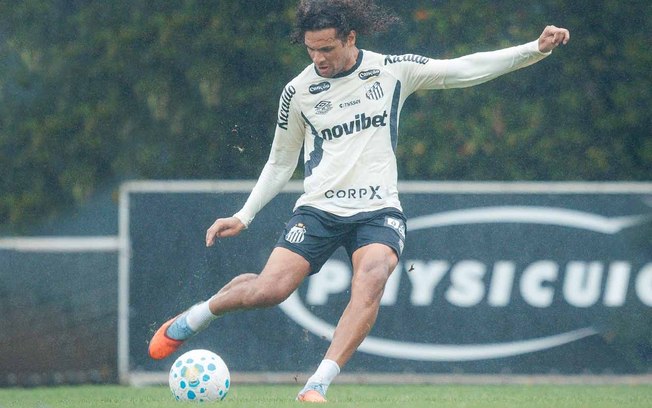 Willian Arão deve seguir como zagueiro no Santos Willian Arão deve seguir como zagueiro no Santos