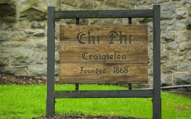 A fraternidade Chi Phi foi banida do campus da Cornell em 2024, após primeira denúncia
