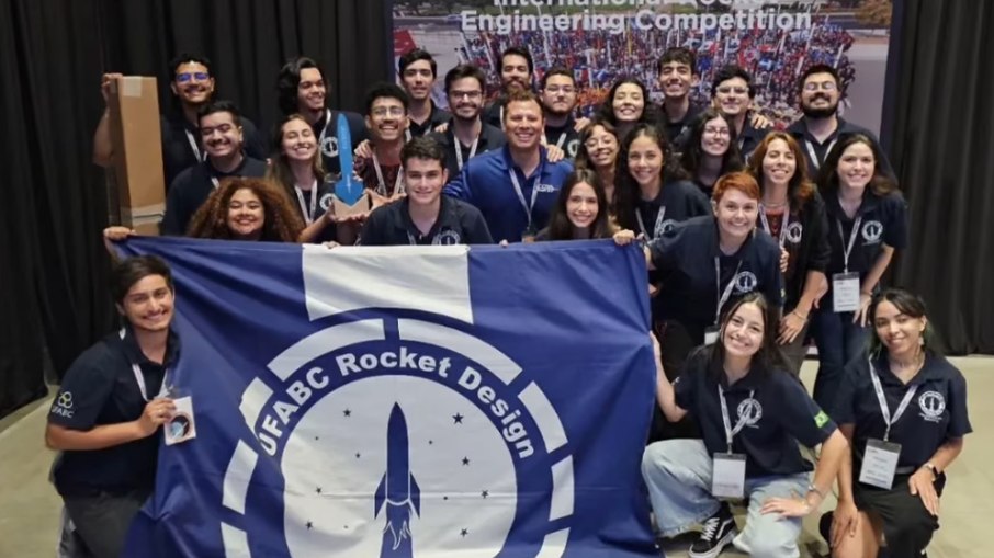 UFABC Rocket Design celebra a conquista inédita do 1º lugar na categoria 10K Solid SRAD da IREC 2025, com o foguete Aracê. UFABC Rocket Design celebra a conquista inédita do 1º lugar na categoria 10K Solid SRAD da IREC 2025, com o foguete Aracê.