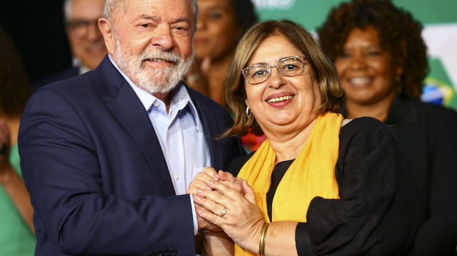 O presidente eleito, Luiz Inácio Lula da Silva, e a ministra da Mulher, Cida Gonçalves