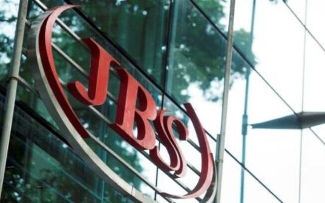 A JBS é acusada de irregularidades pela Polícia Federal