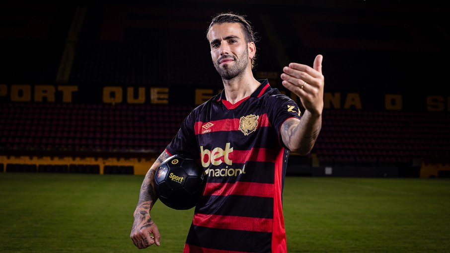 Sport anuncia contratação do meio-campista Sérgio Oliveira, ex-Porto e Roma Sport anuncia contratação do meio-campista Sérgio Oliveira, ex-Porto e Roma