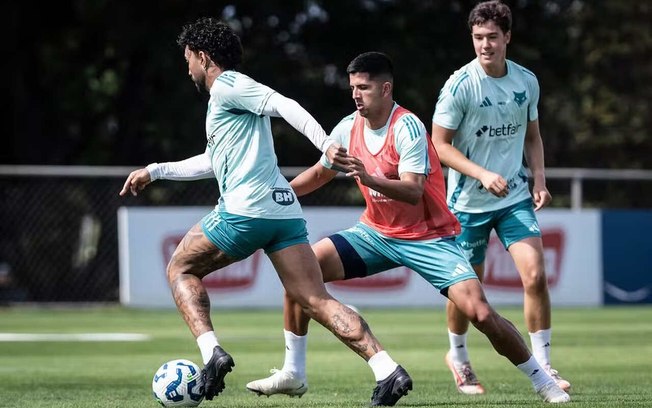 Andrej Nikolic em treino no Cruzeiro Andrej Nikolic em treino no Cruzeiro