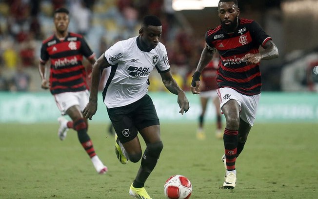 Tiago Nunes elogiou estreia de Luiz Henrique e disse ver margem de crescimento para o atacante - Foto: Vítor Silva/Botafogo