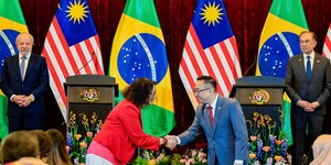 Engenheiros brasileiros se aprimoram em semicondutores na Malásia