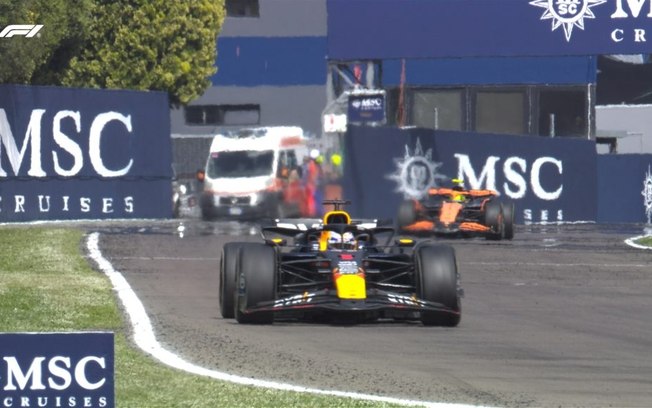 Verstappen sofre no fim, mas vence GP da Emília-Romanha em corrida com homenagem a Senna