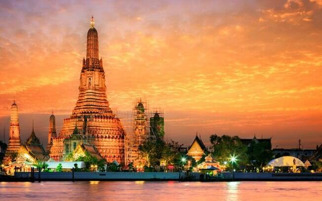 Bangkok também foi capital do Reino de Sião e com o tempo foi vem se desenvolvendo 