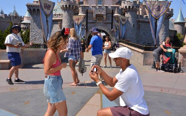 Sonni não esperava a repercussão do anúncio de noivado ao compartilhar as fotos tiradas na Disney nas redes sociais 