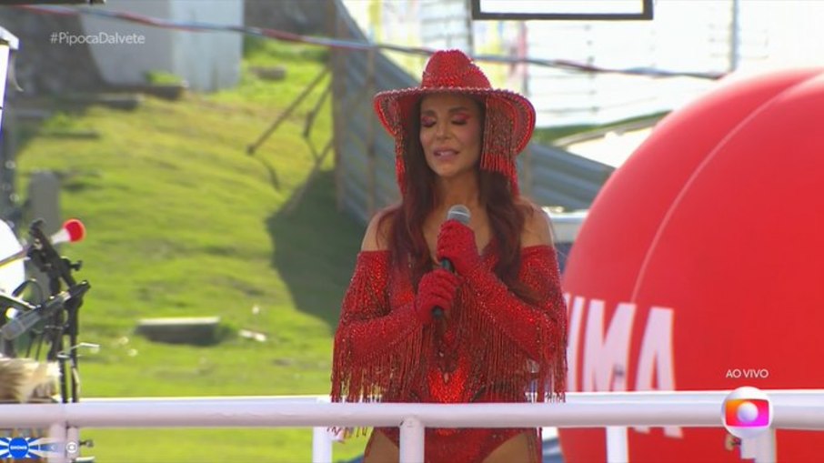 Ivete Sangalo se emociona ao entrar no trio no primeiro dia de Carnaval em Salvador