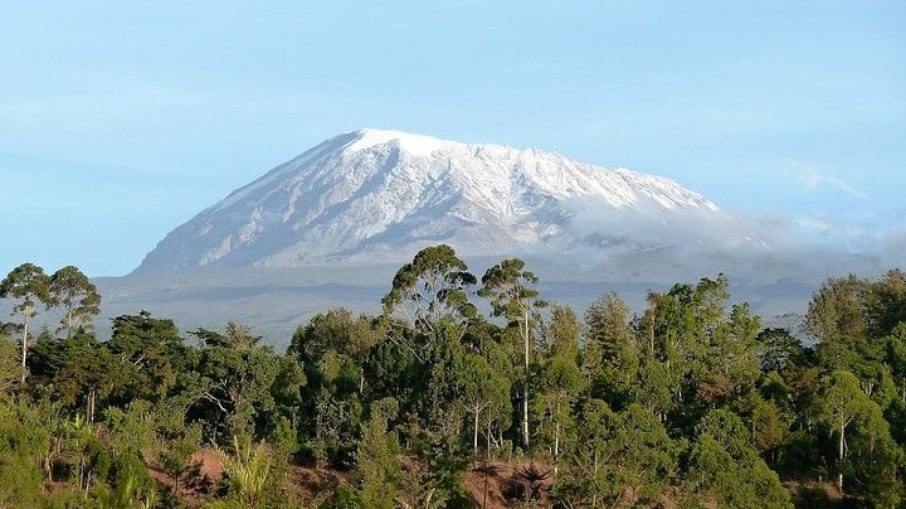 Monte Kilimanjaro é a montanha mais alta da África