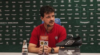 Diniz defende improvisações após derrota do Fluminense