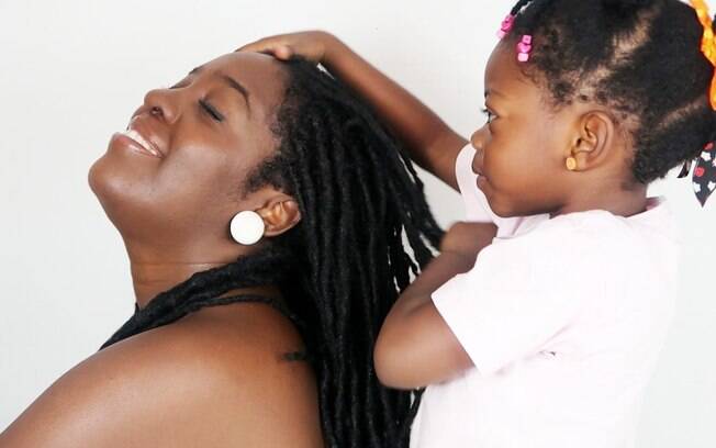 A influenciadora digital Ana Paula Xongani escolheu naturalizar o erro para não entrar em crise na maternidade