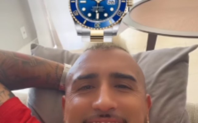 Vidal entra na brincadeira de polêmica entre Shakira e Piqué nas redes sociais Vidal entra na brincadeira de polêmica entre Shakira e Piqué nas redes sociais