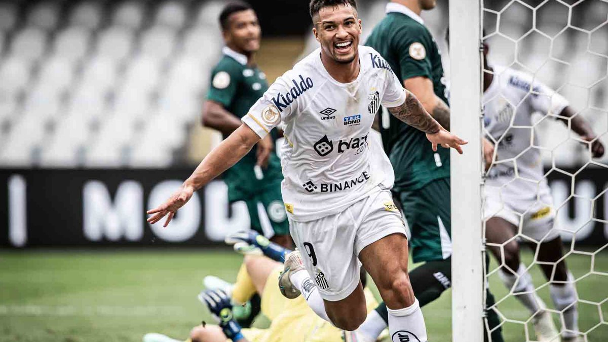 Em jogo de sete gols, Santos quebra jejum e vence o Goiás na Vila
