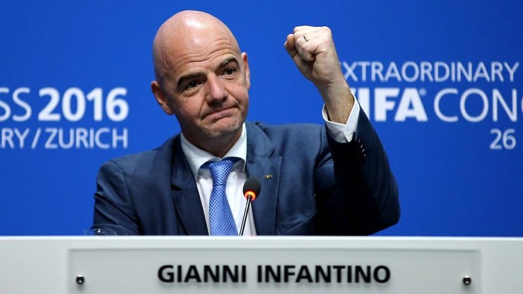 FIFA%20arrecada%20bilh%C3%B5es%20na%20Copa%20e%20campe%C3%A3o%20fica%20com%20%22migalha%22