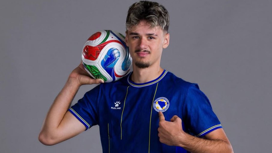 Em bela jogada individual, Kerim Alajbegovic abriu o placar para a Bósnia