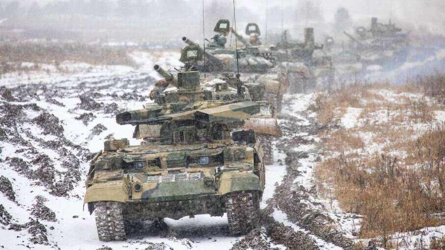 Rússia anuncia retirada de tropas da região da Crimeia