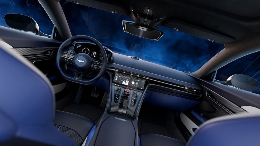 Interior do DB12 S com novo painel digital e acabamento azul Interior do DB12 S com novo painel digital e acabamento azul