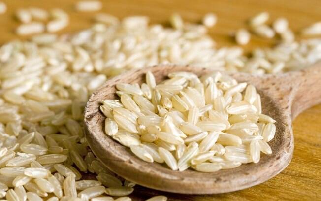 Veneno no arroz? Modo de preparar o alimento pode trazer riscos à saúde