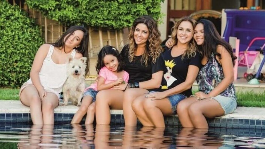 Daniela Mercury e Malu Verçosa com as filhas