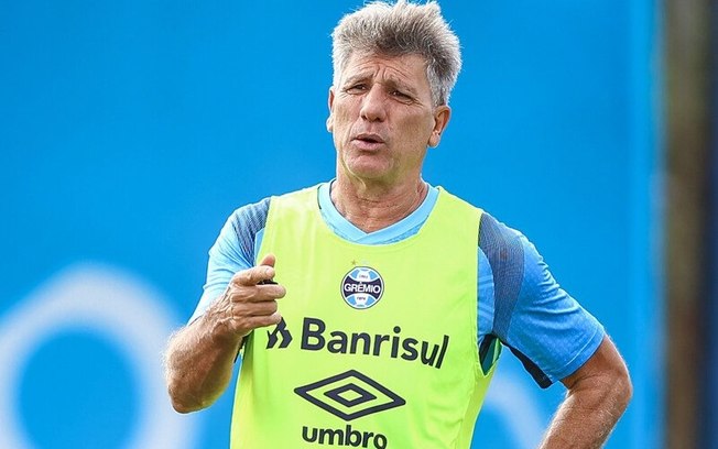 Renato Gaúcho ainda não se mostra satisfeito com as atuais opções no elenco do Grêmio Renato Gaúcho ainda não se mostra satisfeito com as atuais opções no elenco do Grêmio