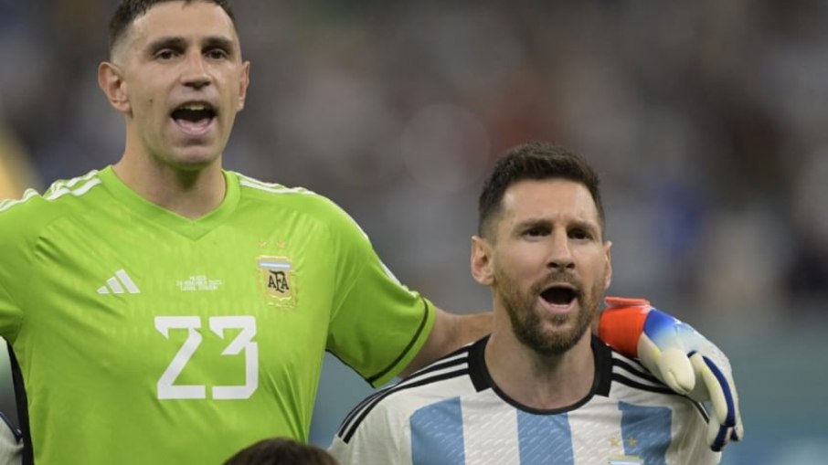 Goleiro da Argentina, Dibu Martínez faz pedido para Lionel Messi