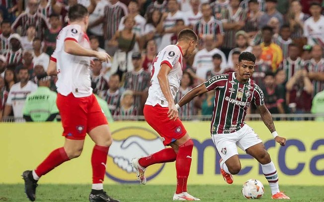 John Kennedy entrou no segundo tempo da vitória do Fluminense sobre o Cerro Porteño -