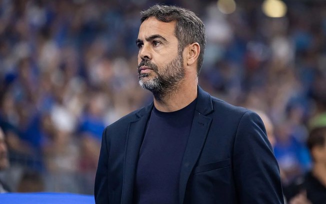 Artur Jorge durante o jogo entre Cruzeiro e Atlético Artur Jorge durante o jogo entre Cruzeiro e Atlético
